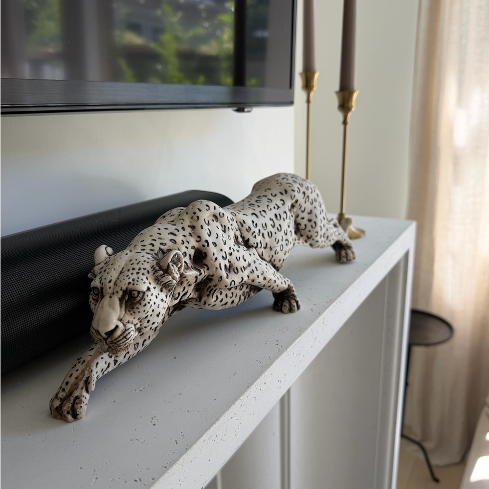 Leopard Figurine - Picture 2 of 4